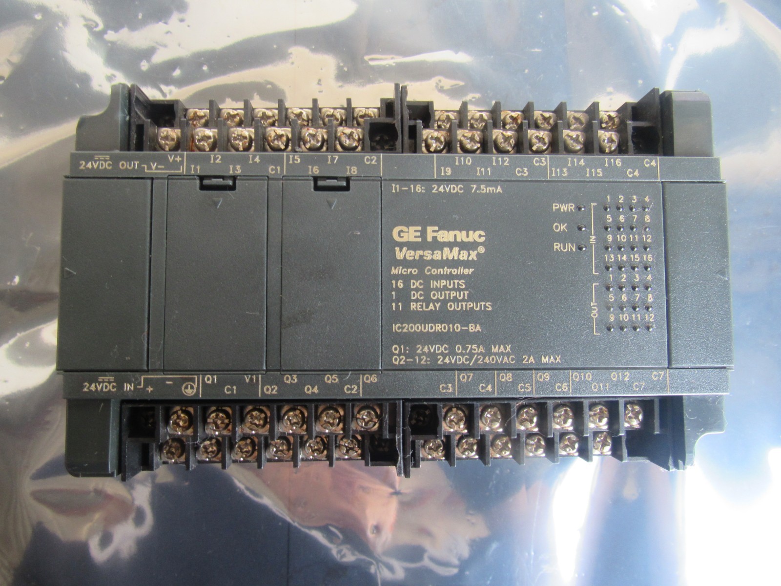 GE Fanuc Versa Max Micro Controller IC200UDR010-BA Lot # 4375 Listed by Mike