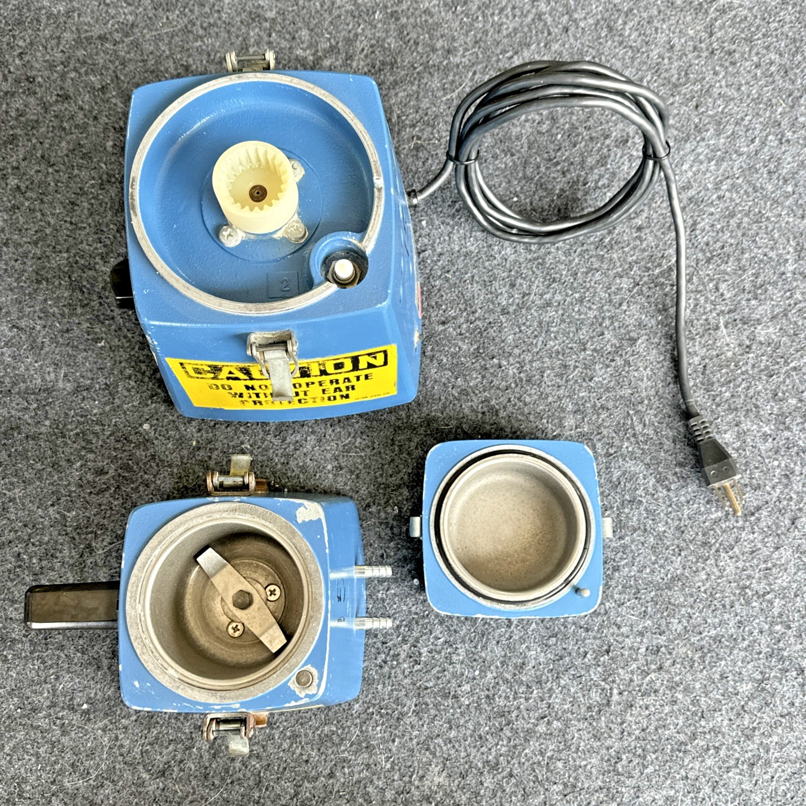 IKA M20 S3 Universal Mill Model: S3 120v *Works*