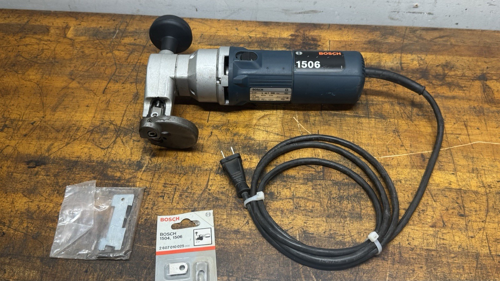 Bosch 1506 Unishear Shear, Sheet Metal Nibbler With Extra Blade Set