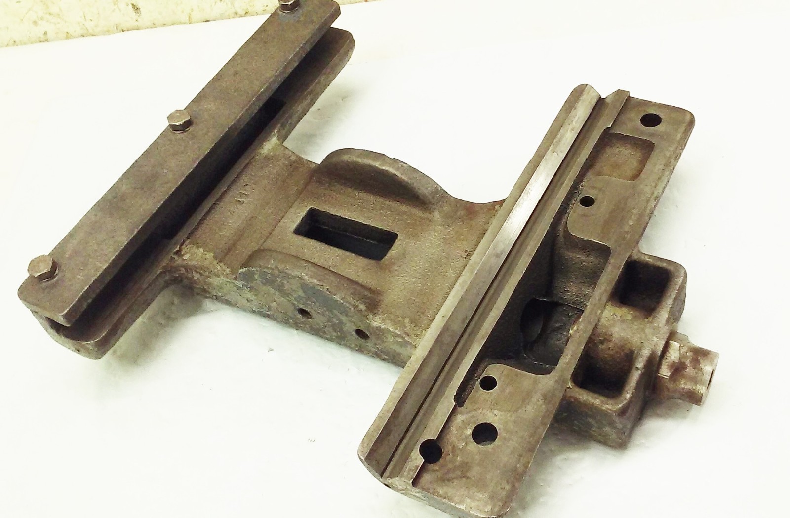 Logan Montgomery Ward 10″ Metal lathe carriage saddle casting w/ rear gib