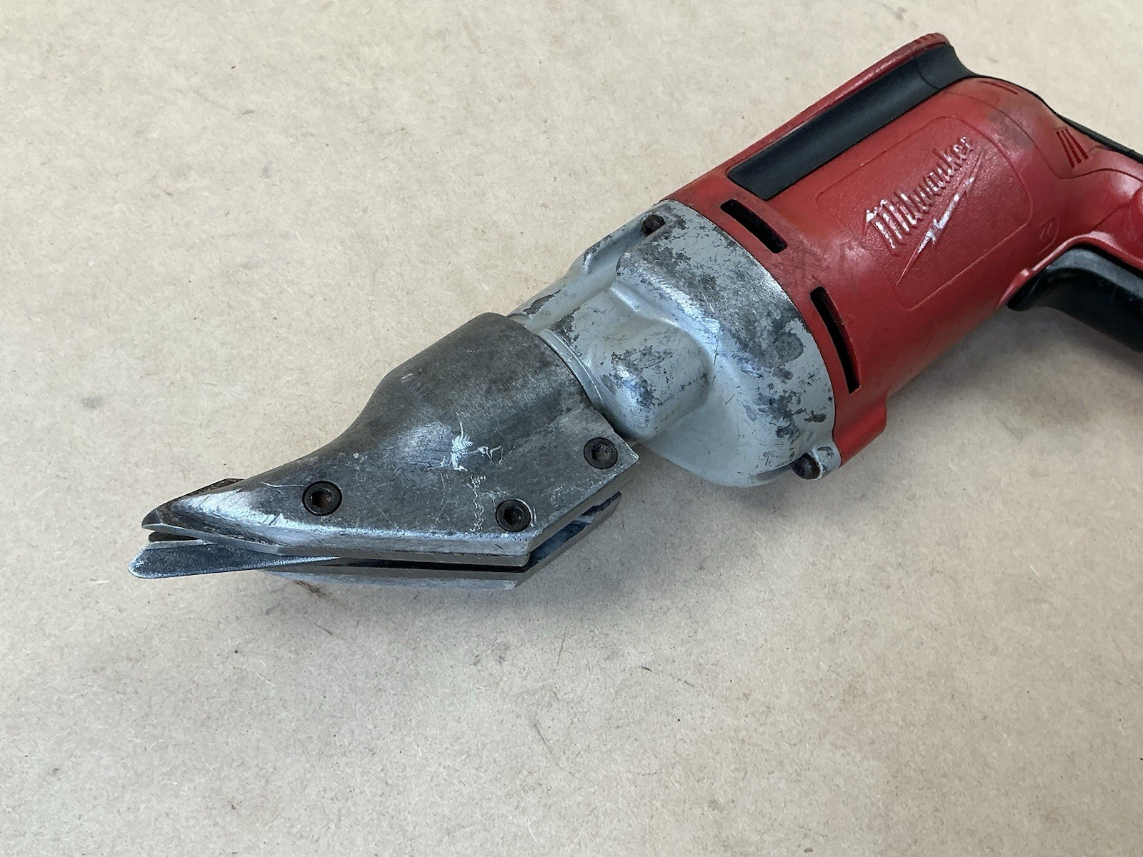 Milwaukee 6852-20 Corded 18-Gauge Sheet Metal Shear 6.8 Amp Motor