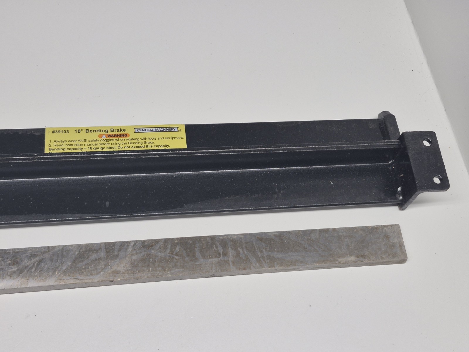 Central Machinery 18″ Bending Brake Model 39103 90 Degrees Bending Capacity