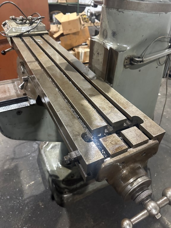 BRIDGEPORT 1HP VERTICAL MILL – Lyman MK4 Table Feed