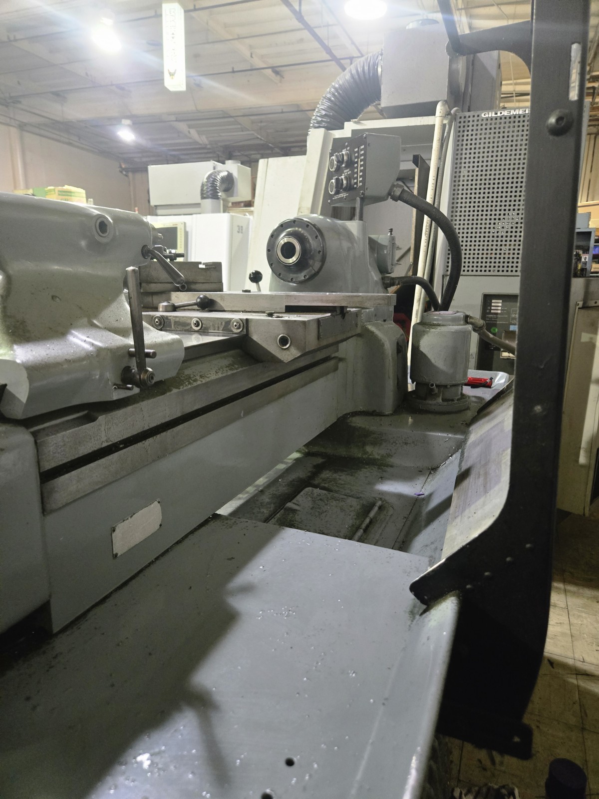HARDINGE HLV-H 11″ x 18″ High Precision Tool Room Lathe w/ Collets