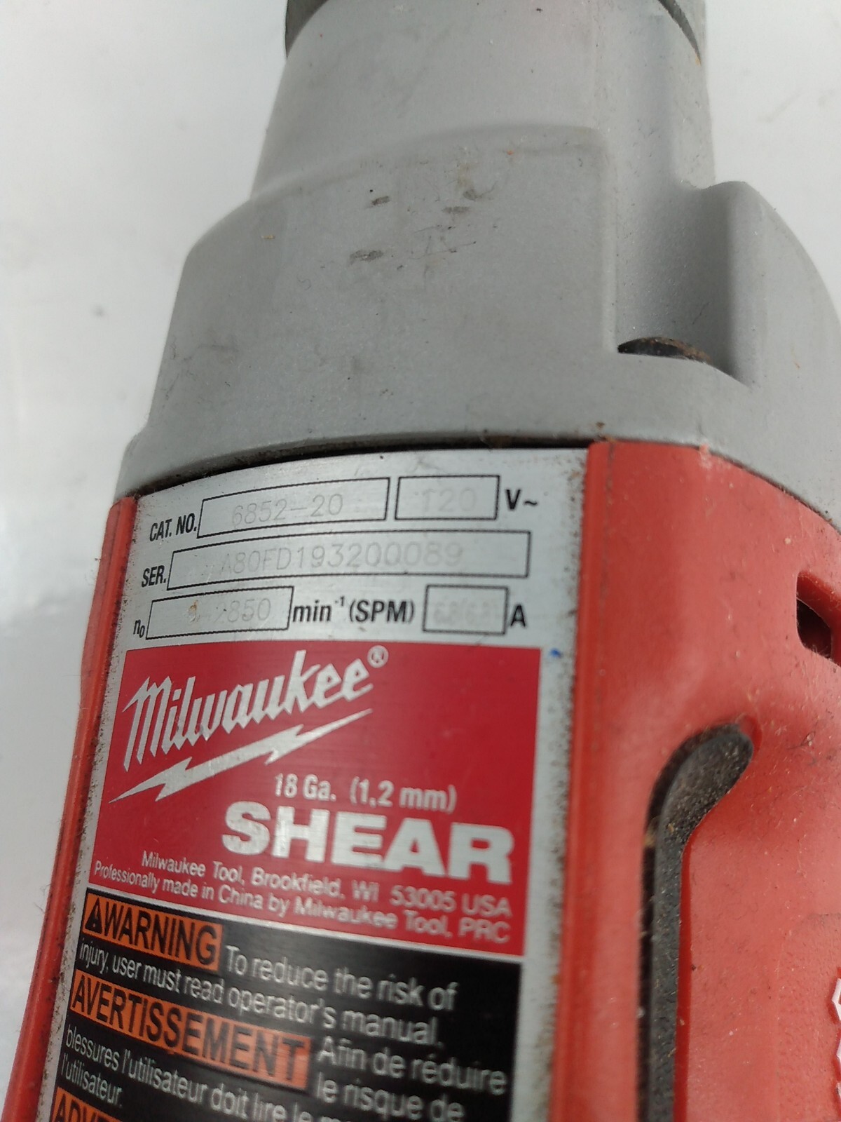Milwaukee 6852-20 BROKEN Corded 18-Gauge Sheet Metal Shear 6.8 Amp Motor BROKEN