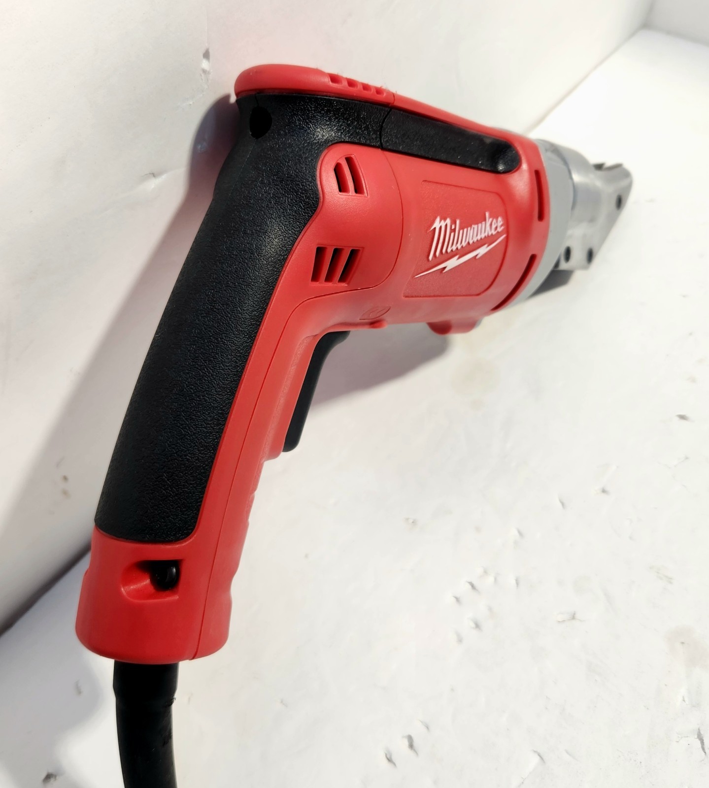 Milwaukee 18 Inch Gauge Metal Shear 6852–20 Corded USED