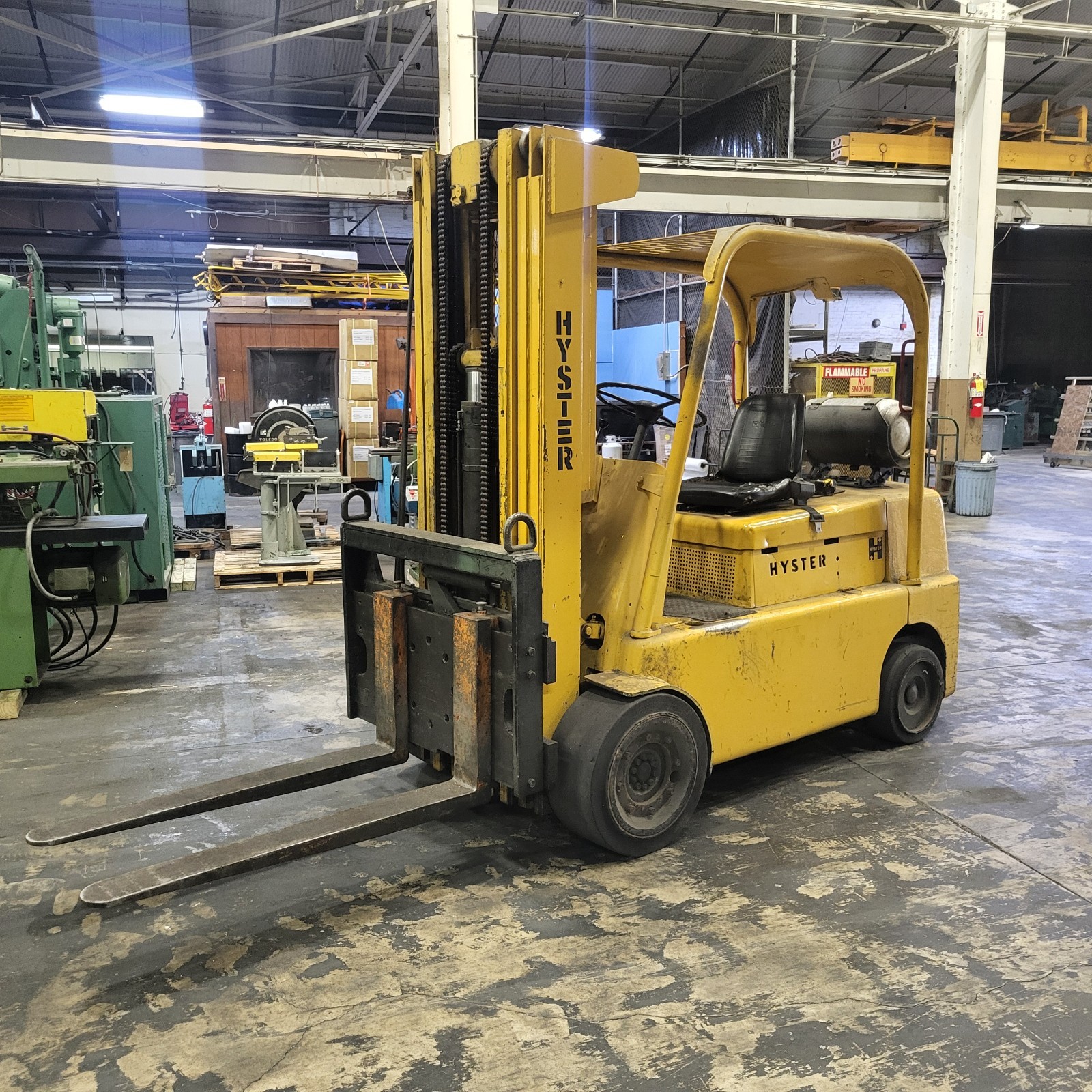 Hyster 10,000 lbs. Cap, Forklift, Propane, 15′ Lift, Side Shift, 3335 Hours