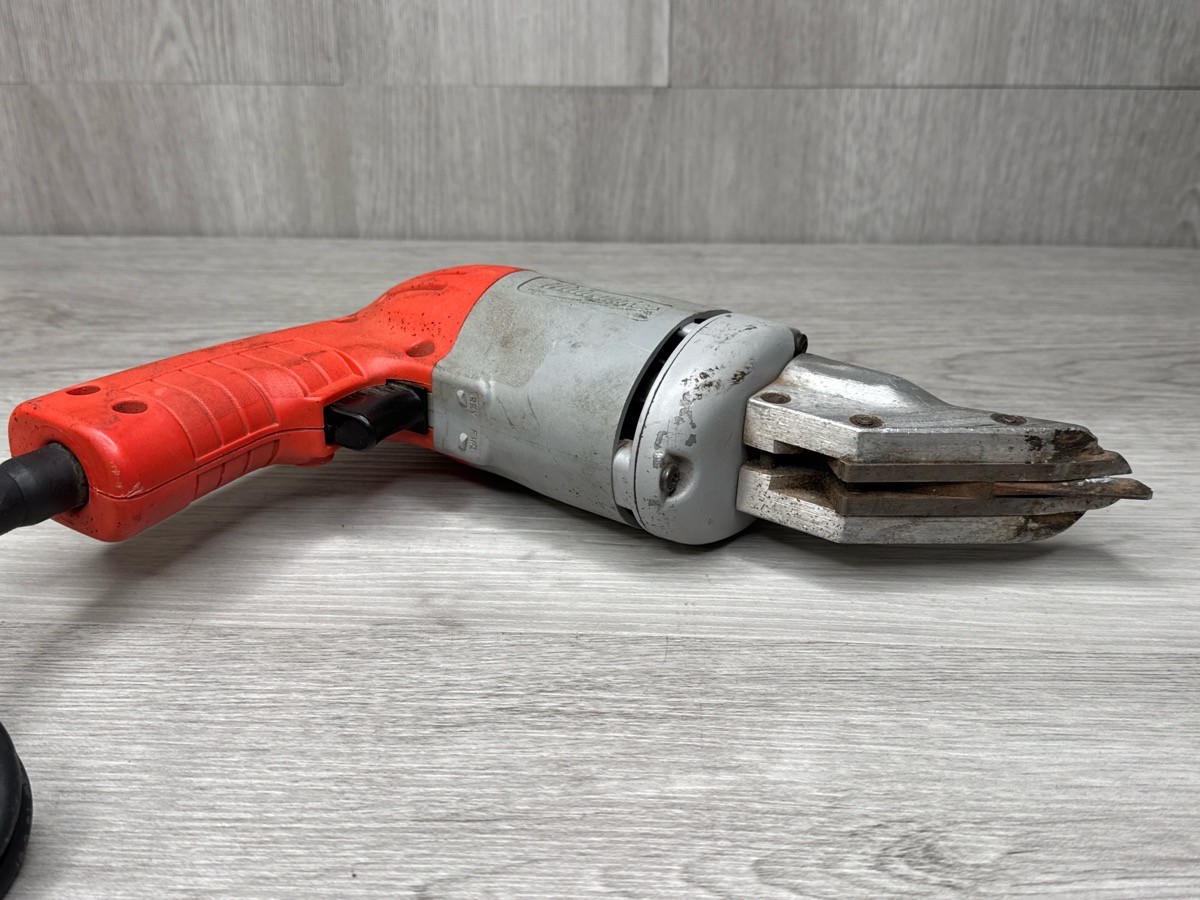 Milwaukee 6850 18 Gauge Corded Swivel Head Metal Shear (A1D031117)