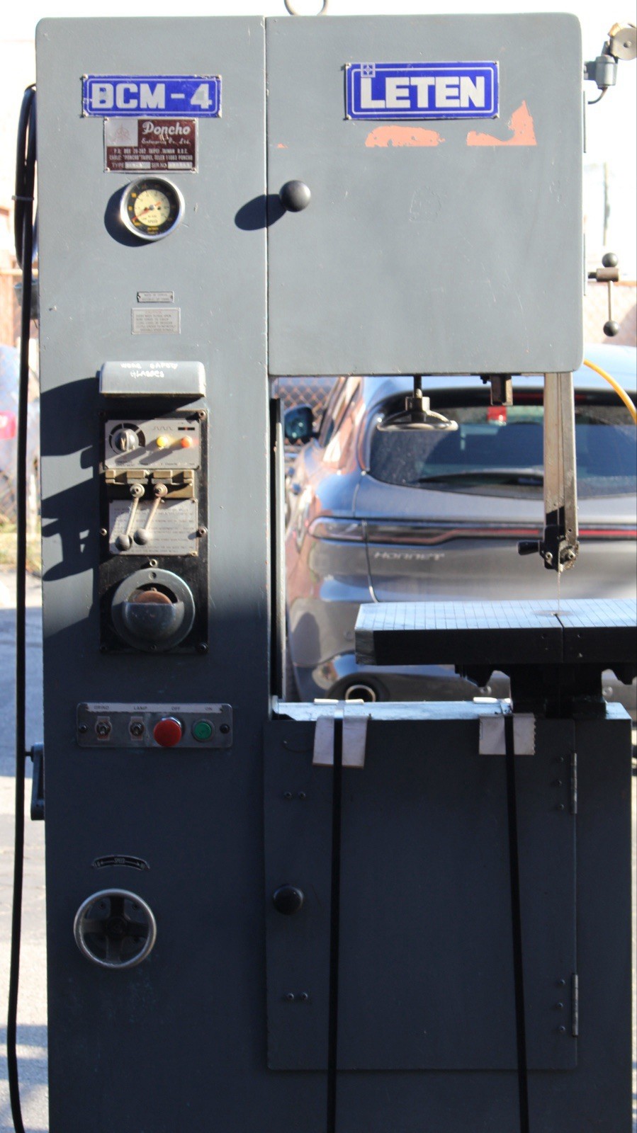 LETEN Model: DCM-4 Vertical Band Saw