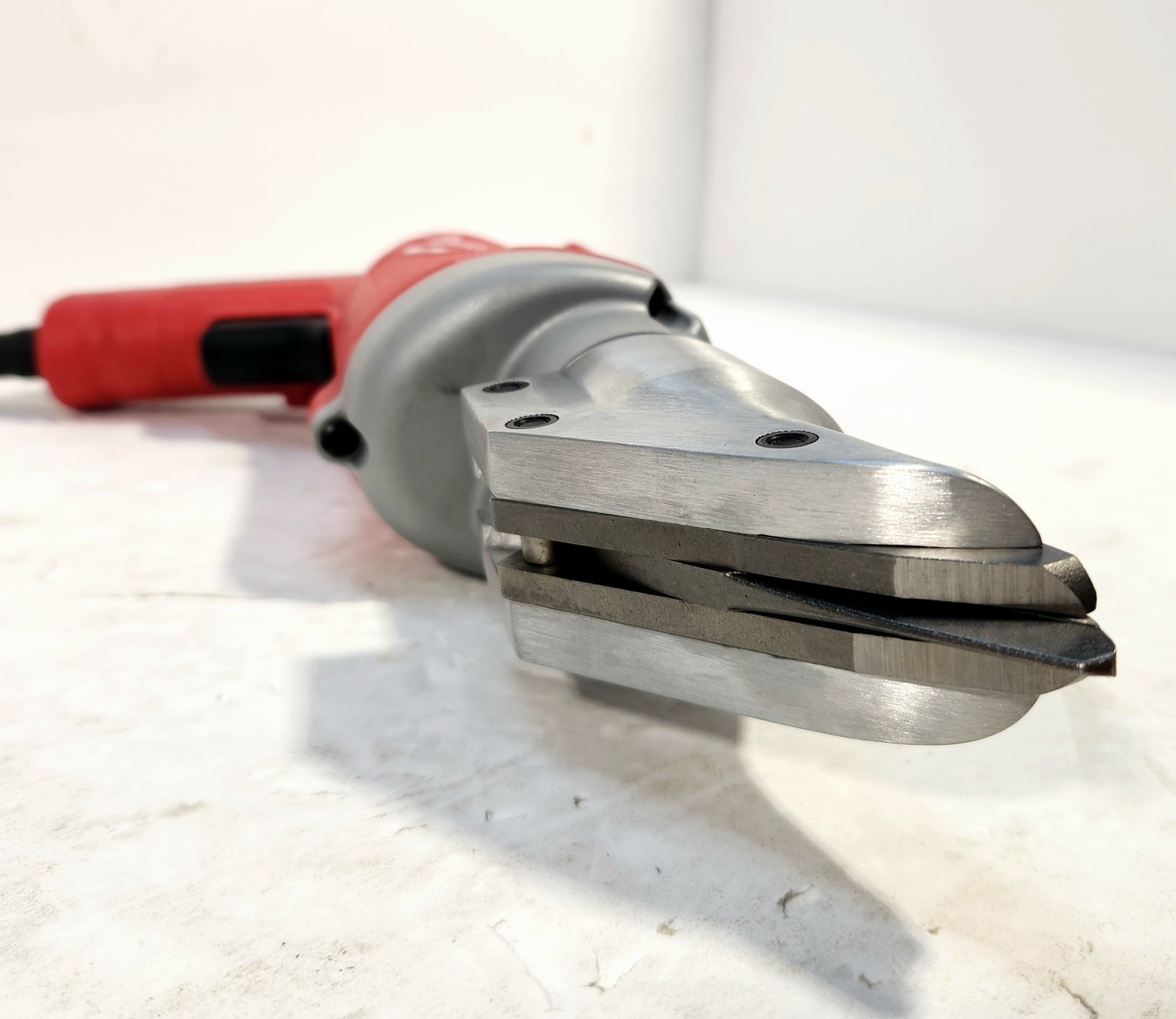 Milwaukee 18 Inch Gauge Metal Shear 6852–20 Corded Open Box New