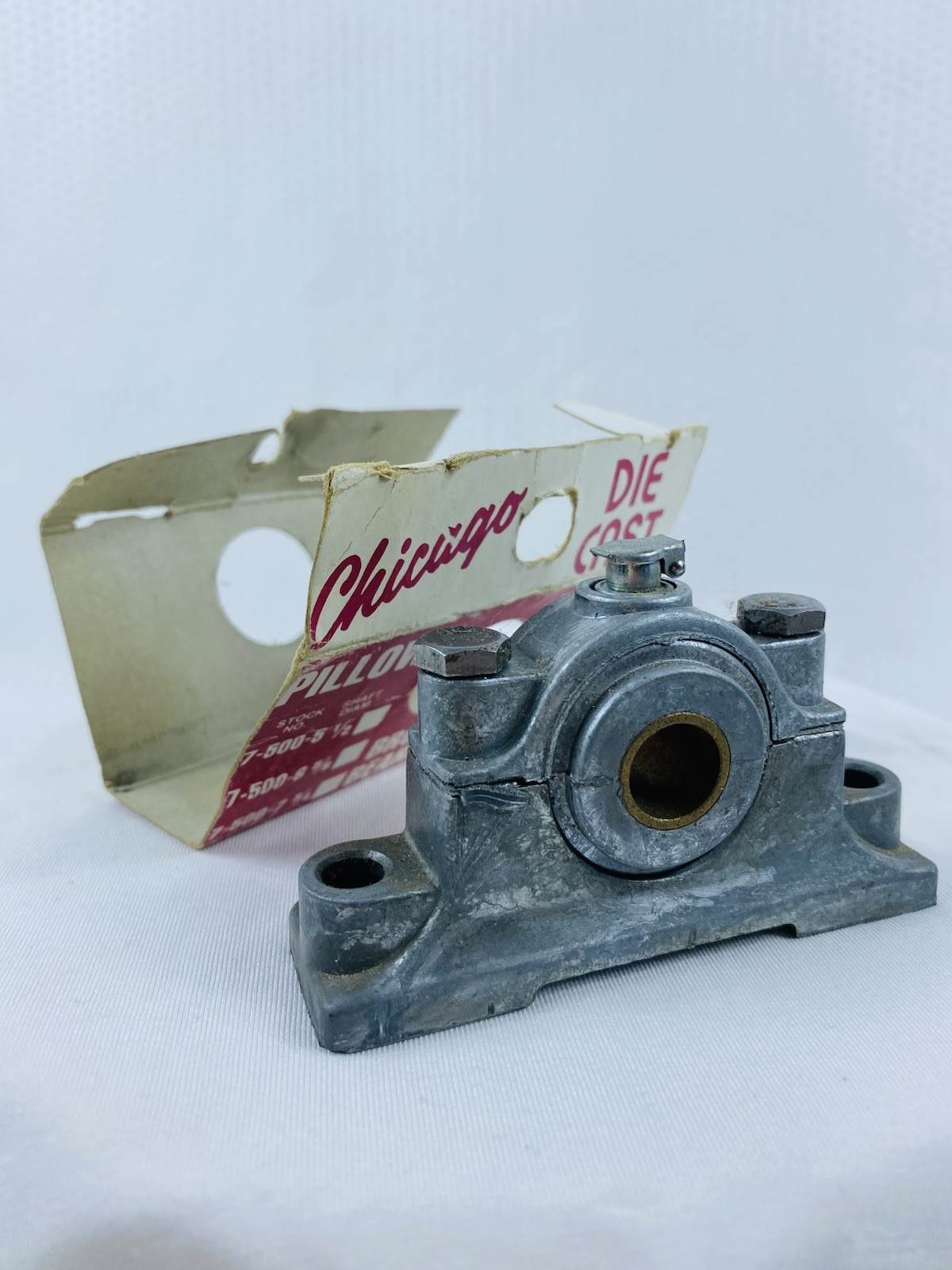 Chicago Die Casting 7-500-5 Pillow Block Bronze Bearing for 1/2″ Shaft Diameter