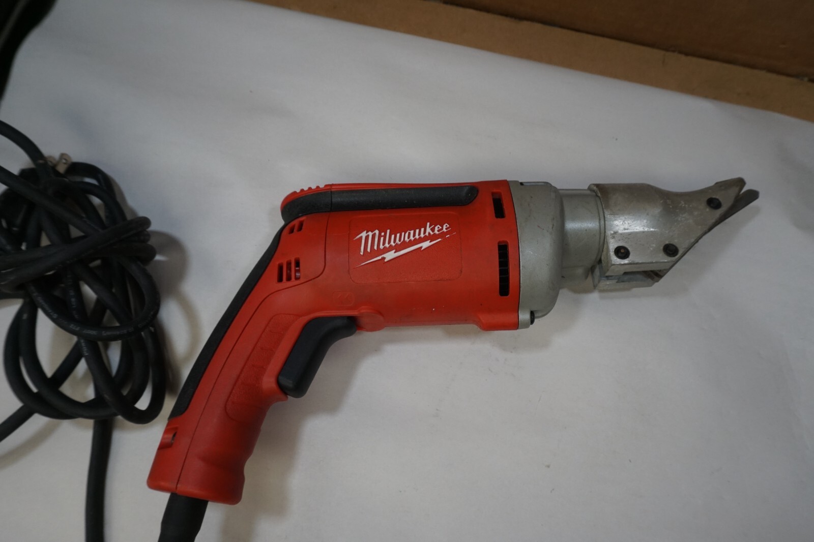 MILWAUKEE MODEL 6852-20 ELECTRIC METAL SHEARS 18 Ga.
