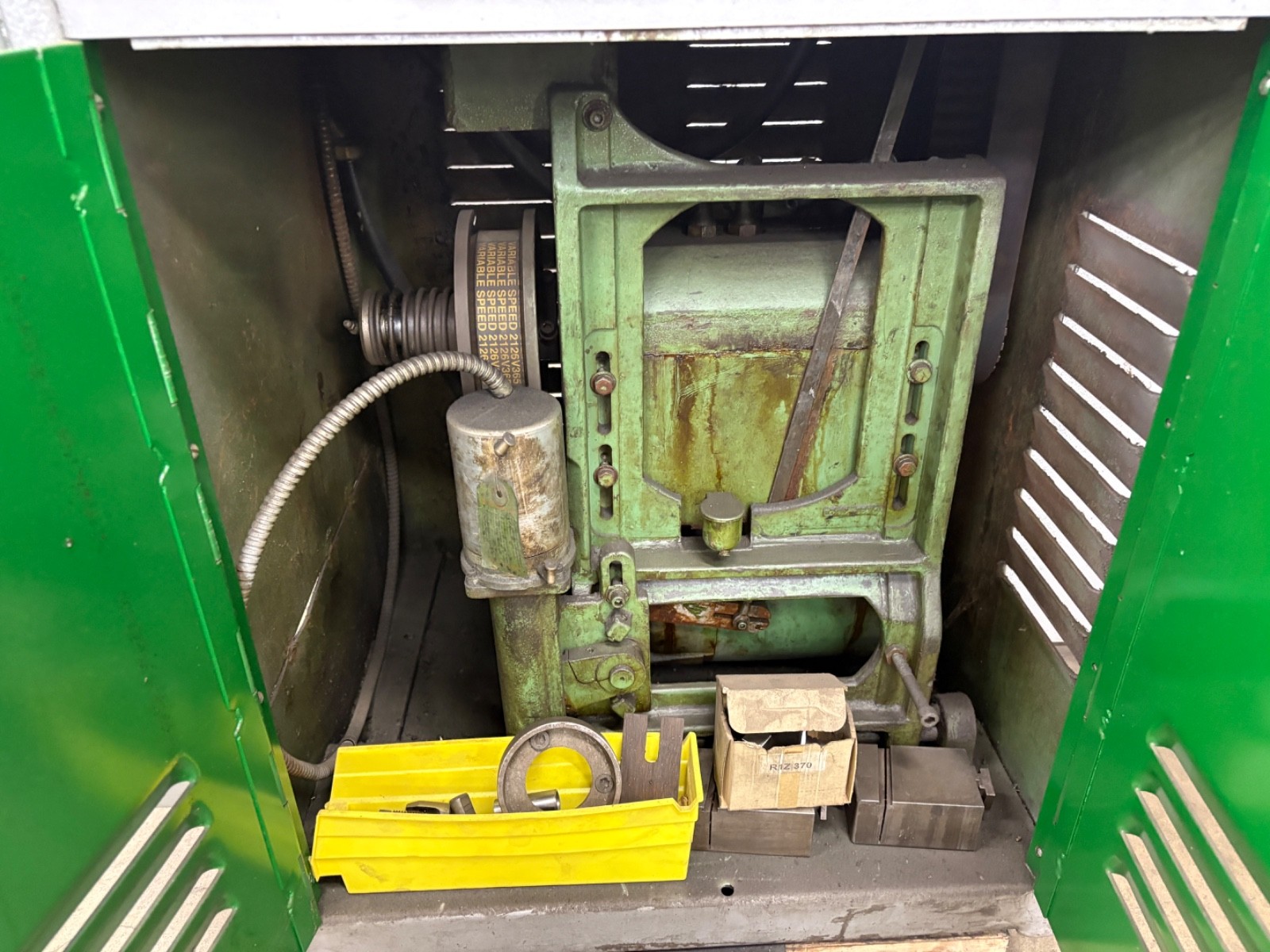 Wade 94 High Precision Manual Lathe with Lots of Tooling
