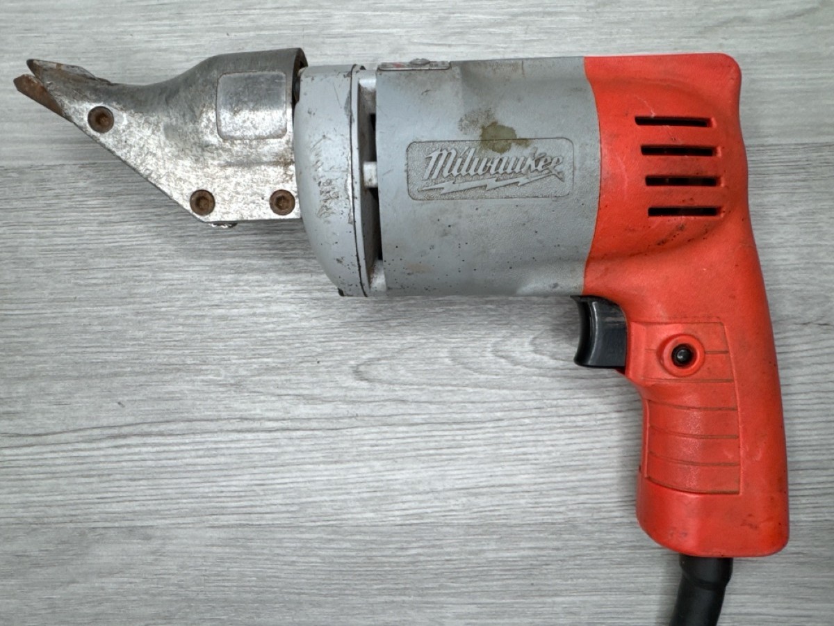 Milwaukee 6850 18 Gauge Corded Swivel Head Metal Shear (A1D031117)