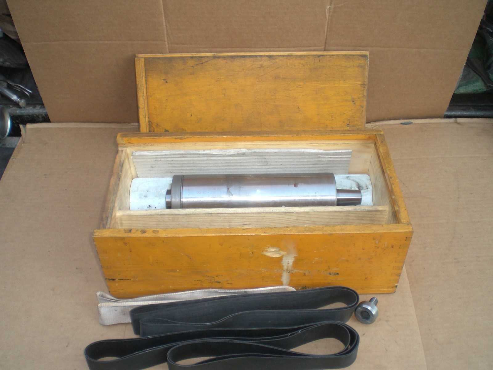 GMN Grinding machine spindle TSI 80 – 250 – S600 R238425