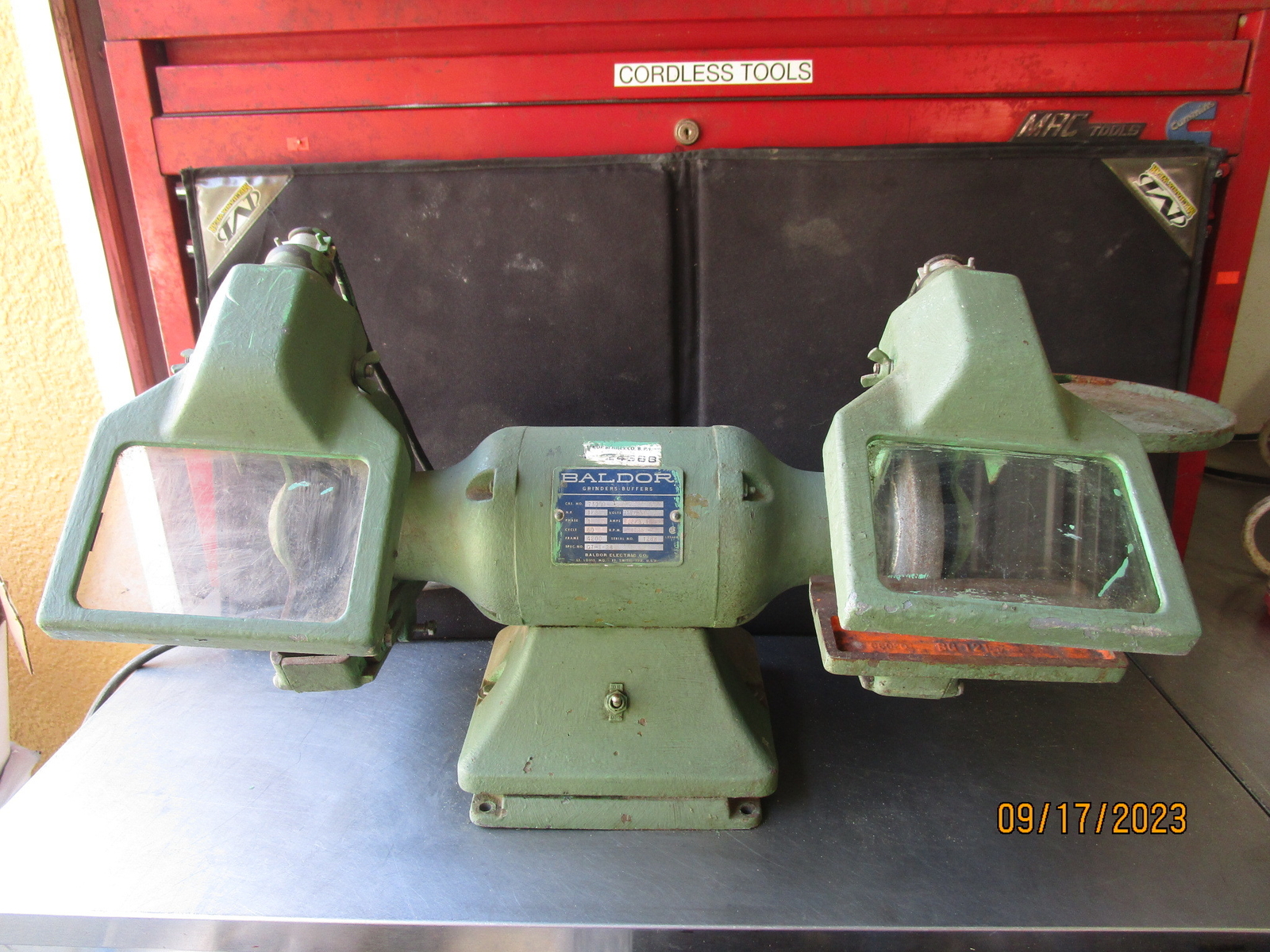 Baldor 1/2hp Industrial 7 Inch Bench Grinder Model 7306D