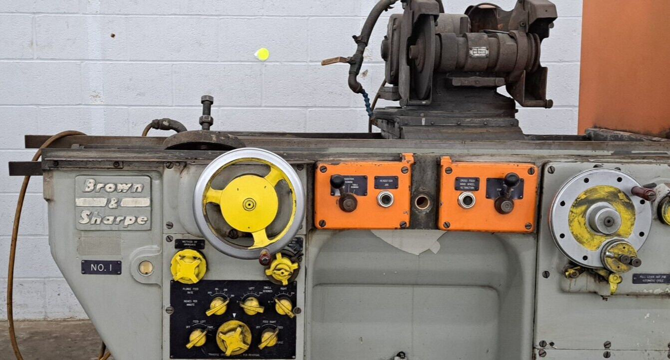 BROWN & SHARPE NO. 1 521-1-425 SURFACE GRINDER 480V PHASE 3 GE MOTOR