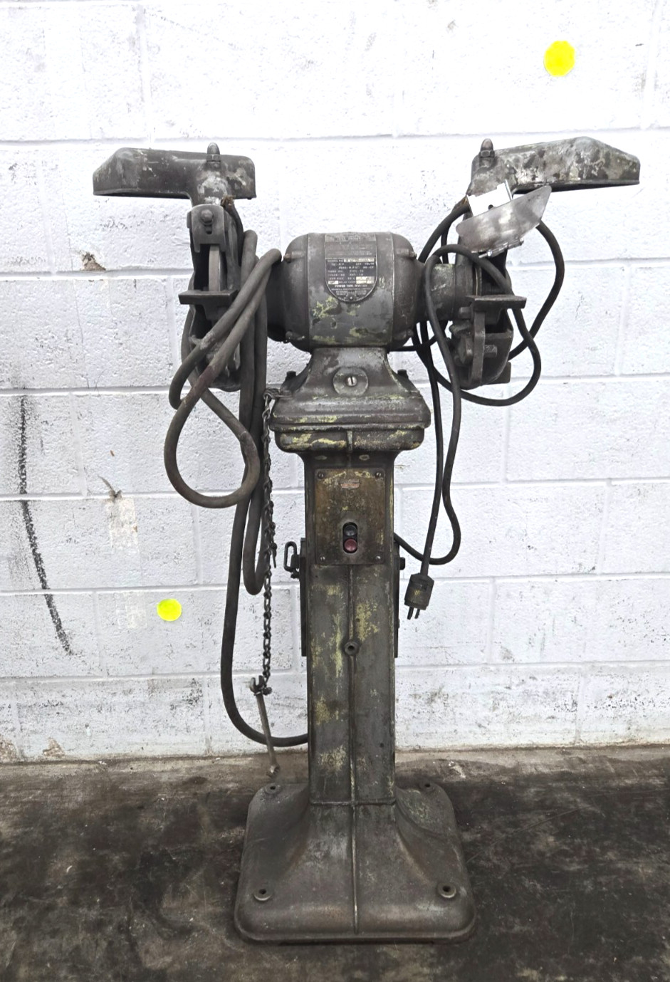VINTAGE DELTA /ROCKWELL 7″ BENCH GRINDER ON STAND *23-415A* 1/2 H.P.* 3450 RPM
