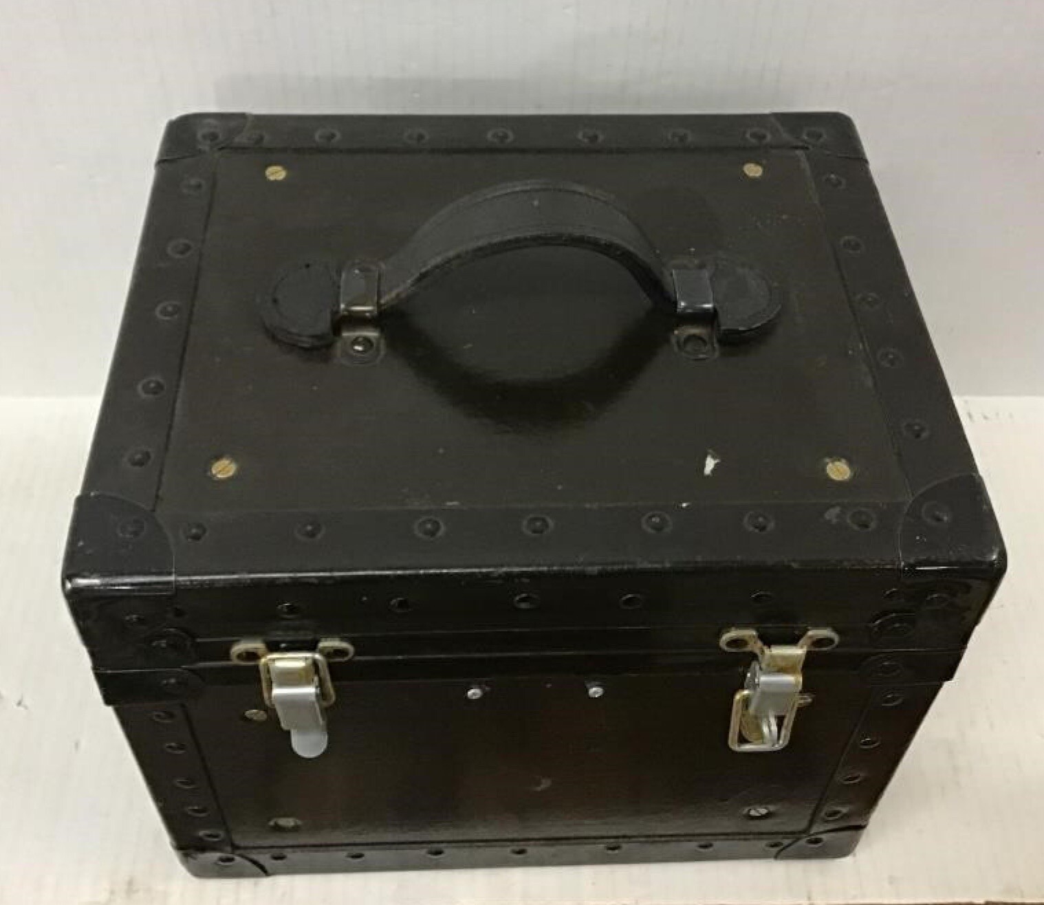 (UNBRANDED) BLACK PADDED STORAGE CASE