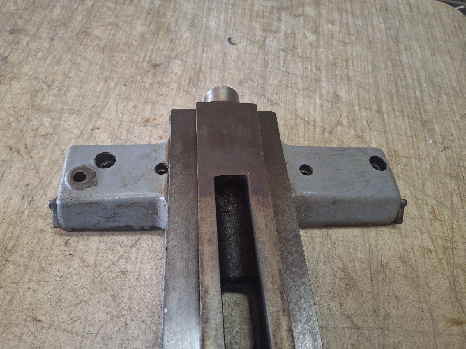Logan Powr-Kraft 10″ Lathe Saddle Assembly Casting Housing LA-690 NS