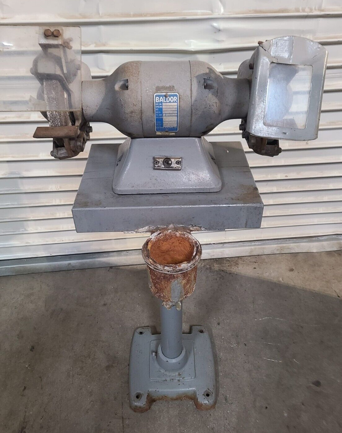 BALDOR 7307 Pedestal 7″ Bench Grinder 1/2HP 1P 3450 RPM 115/230V Single Phase