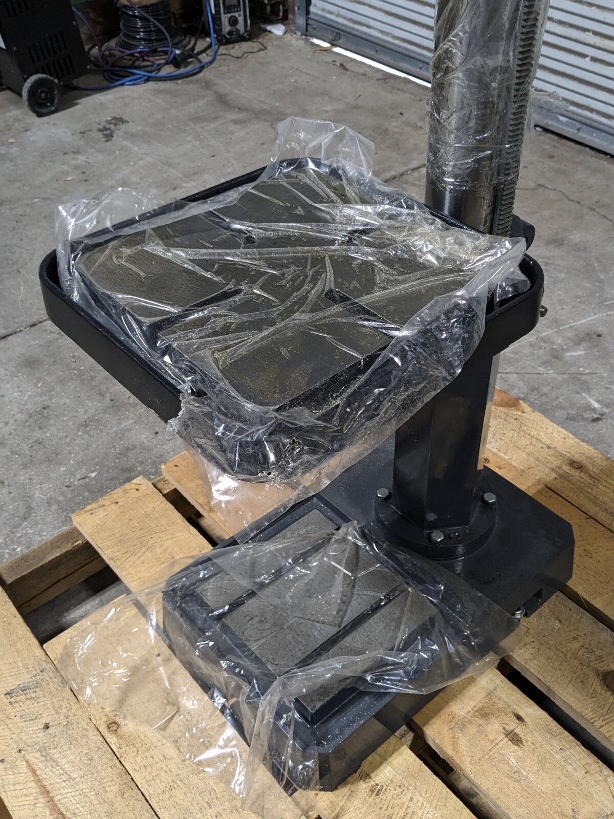Dake Floor Drill Press 18" Swing 3MT 68 – 1380 RPM 1.5 HP 110v 977701V Dama