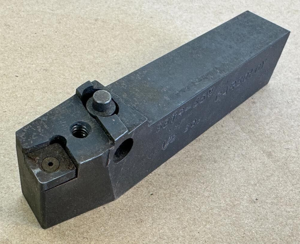 CARBOLOY INDEXABLE LATHE TOOL HOLDER PN SBTR-85V 1/2 SQ, 6″ OAL 1″X1.25″ SHANK