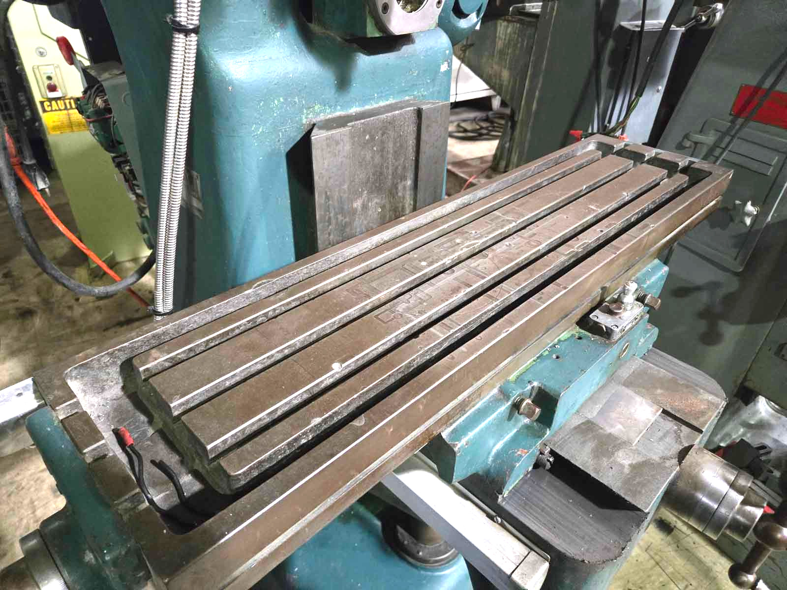 FRAY 10RH “All Angle” Horizontal / Vertical Manual Mill 36″ x 9″ Table, w/ DRO