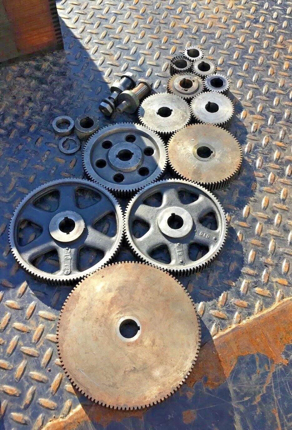 Change Gear Set In Wood Case Metal Lathe Or Dividing Head 7/8” Bore 18p