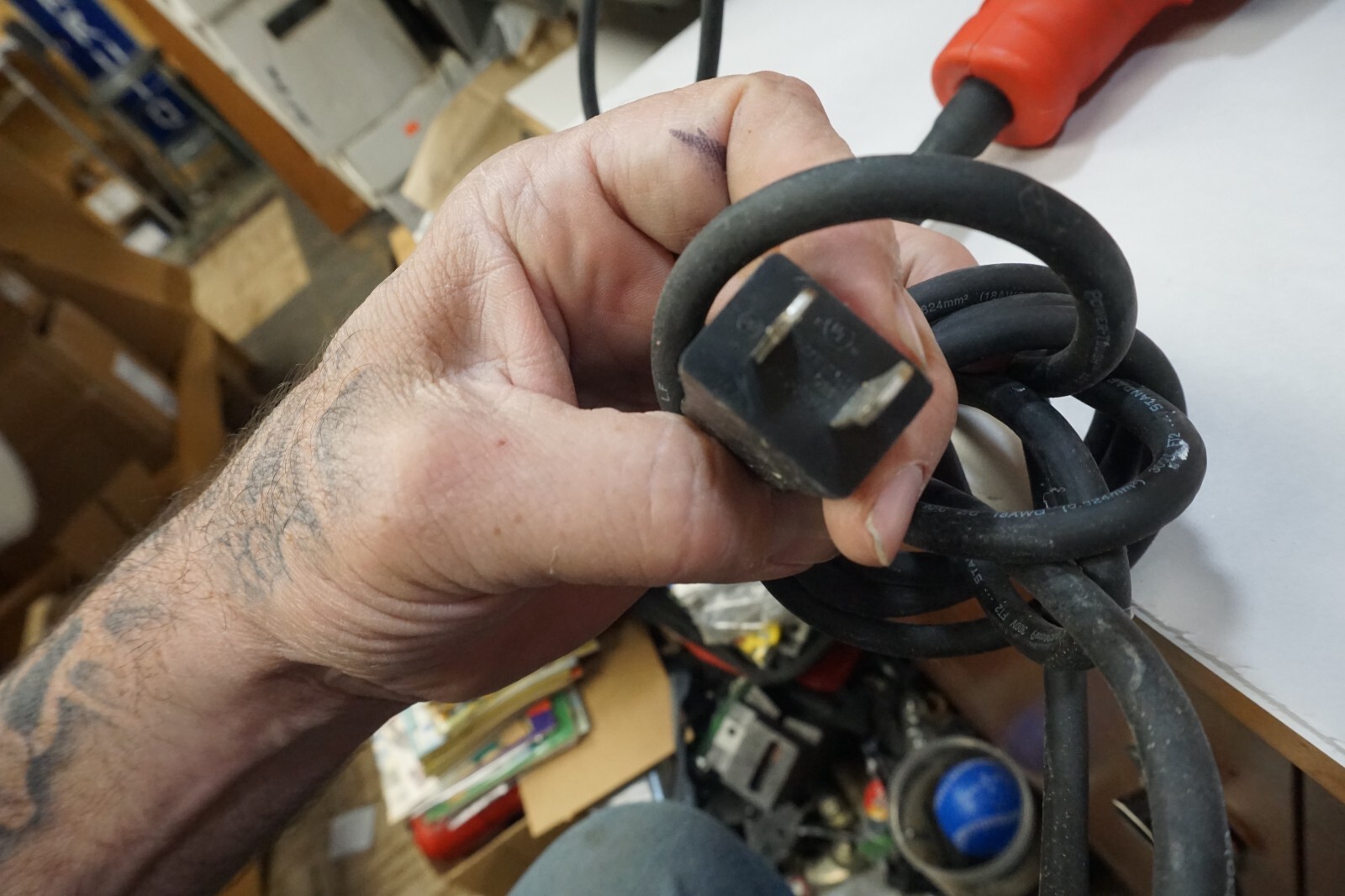 MILWAUKEE MODEL 6852-20 ELECTRIC METAL SHEARS 18 Ga.