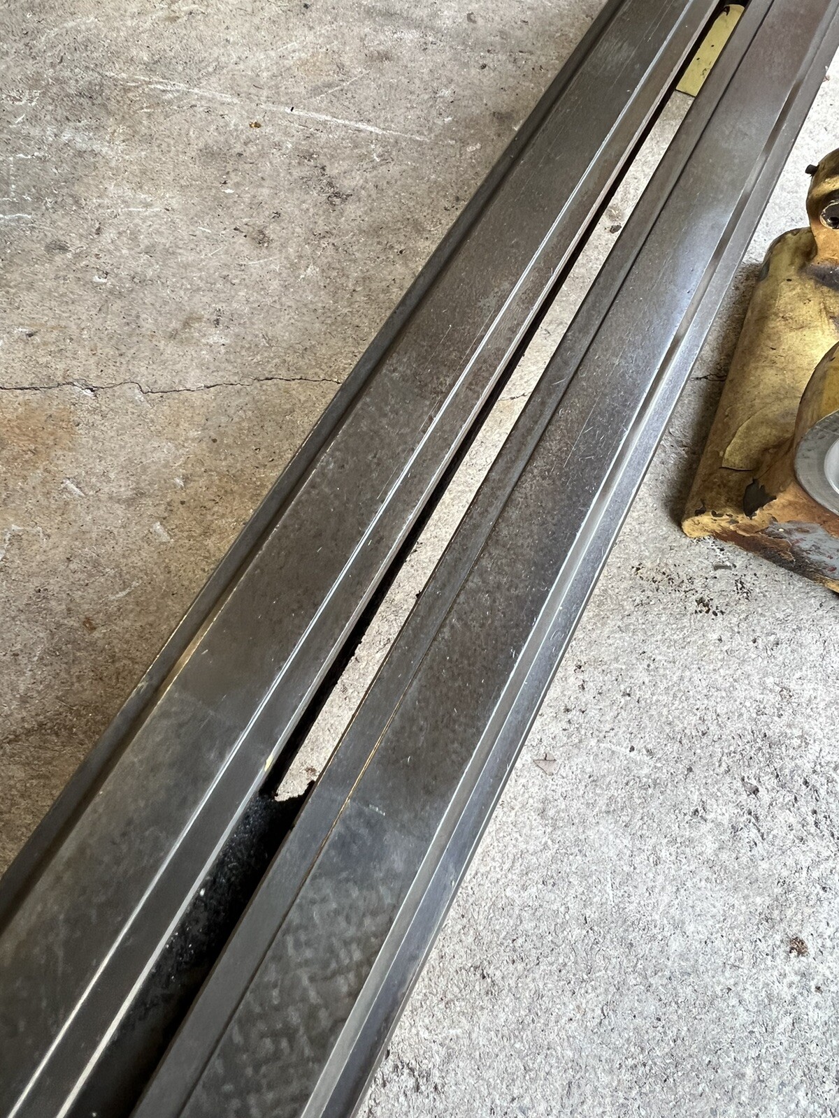 Habegger-Netor JH 102 Metal Lathe Bed And Headstock Casting