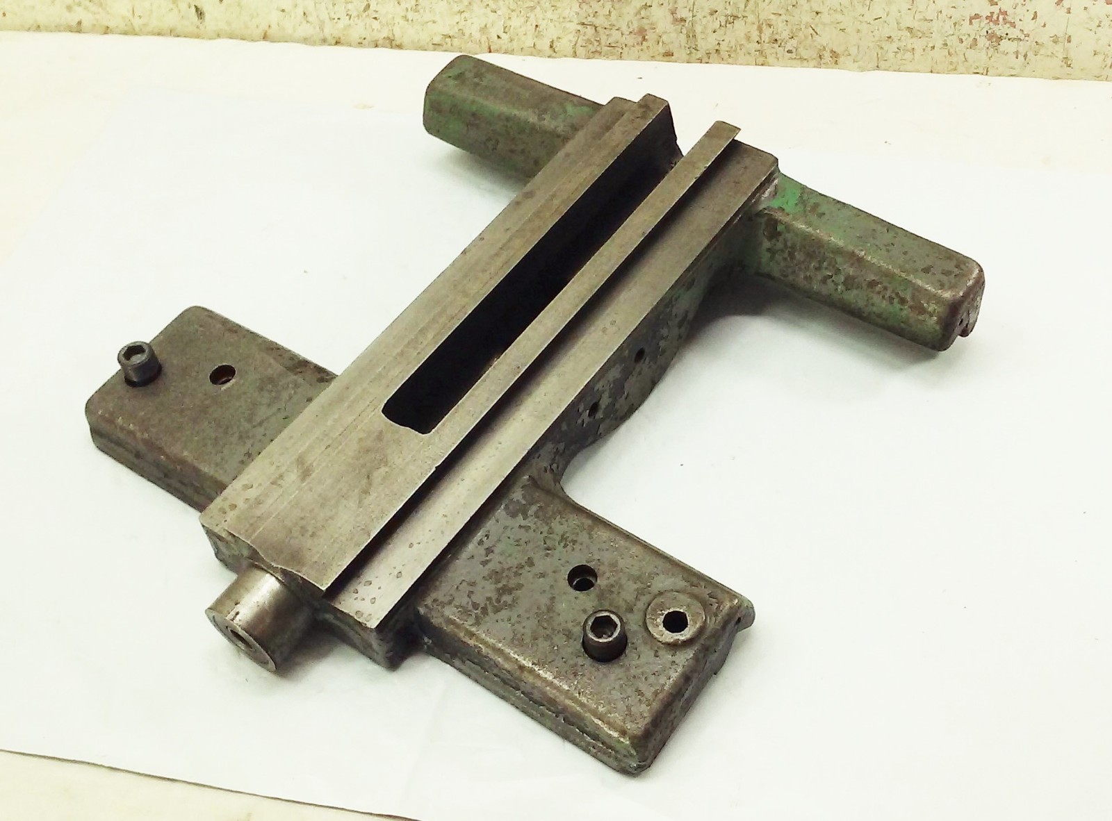 Logan Montgomery Ward 10″ Metal lathe carriage saddle casting LA-695