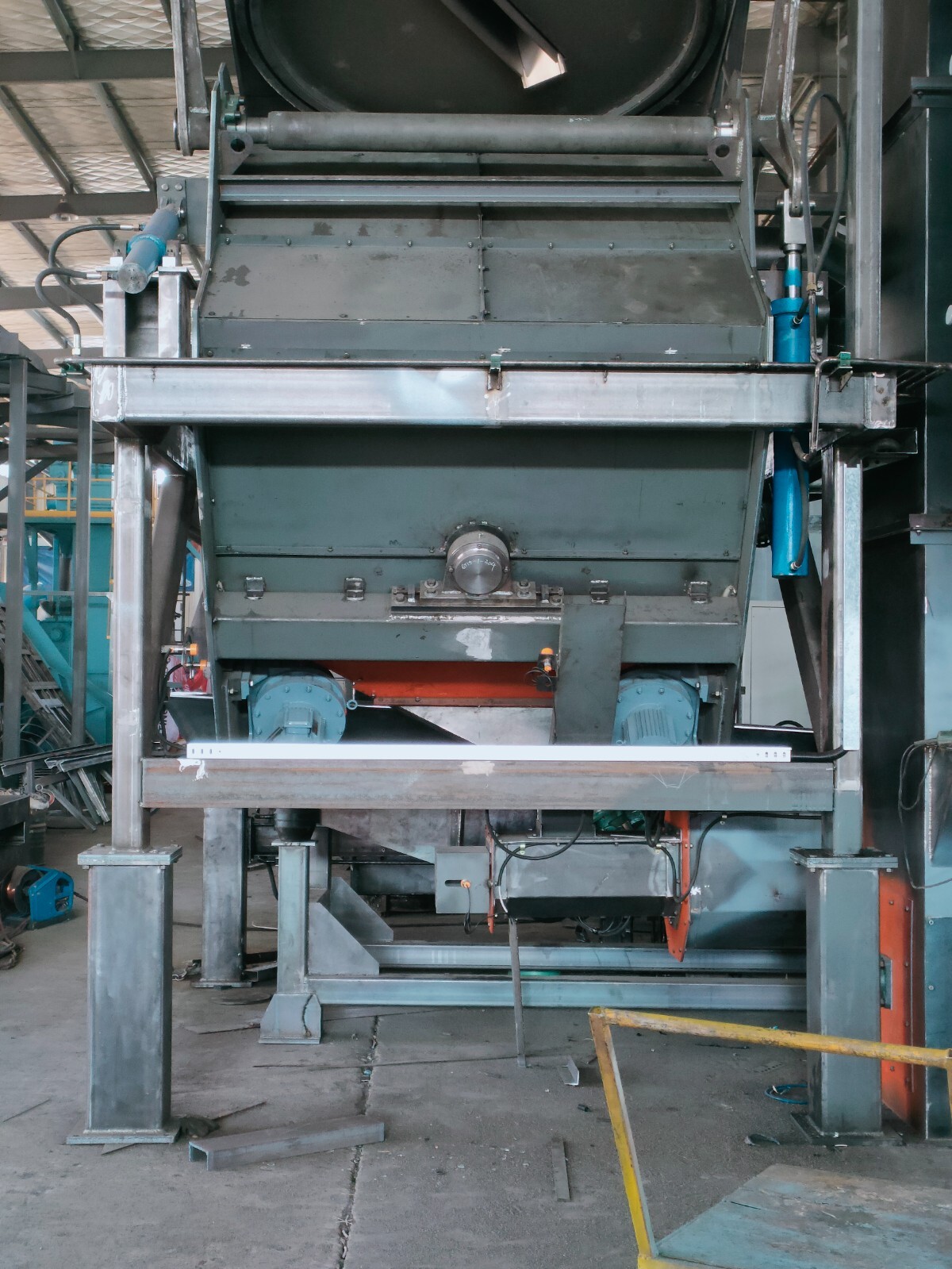 21 Cubic Foot Manganese Drum Shot Blast Machine “System” with Dust Collector