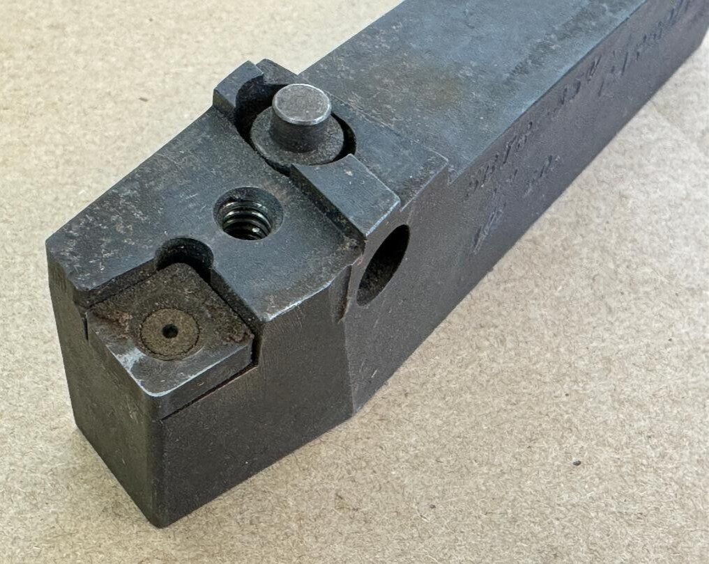 CARBOLOY INDEXABLE LATHE TOOL HOLDER PN SBTR-85V 1/2 SQ, 6″ OAL 1″X1.25″ SHANK
