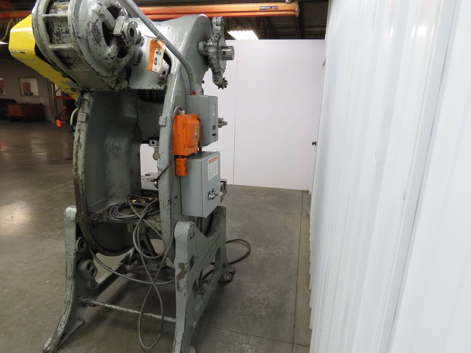 Johnson No 5 Mechanical OBI Punch Press 50 Ton 4″ Stroke 10″ Throat Bad Motor
