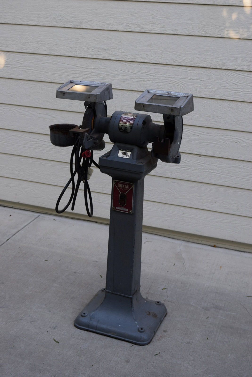 Vintage delta 7″ rockwell 23-200 pedestal Base Triple Duty grinder 3 ph~3450 RPM