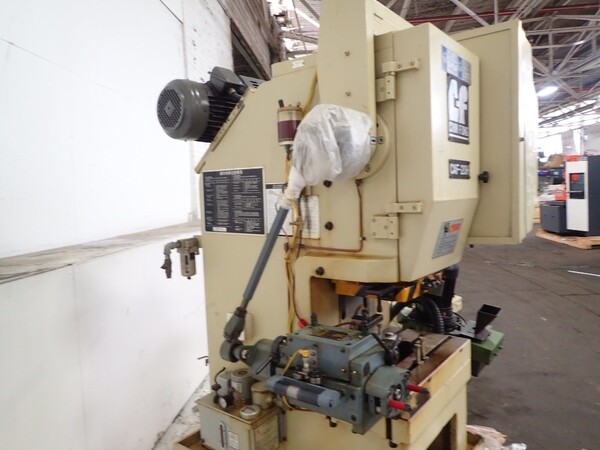20 TON CHIN FONG GAP FRAME PRESS 30mm STROKE 195mm SHUT HEIGHT 50mm RAM ADJUSTME
