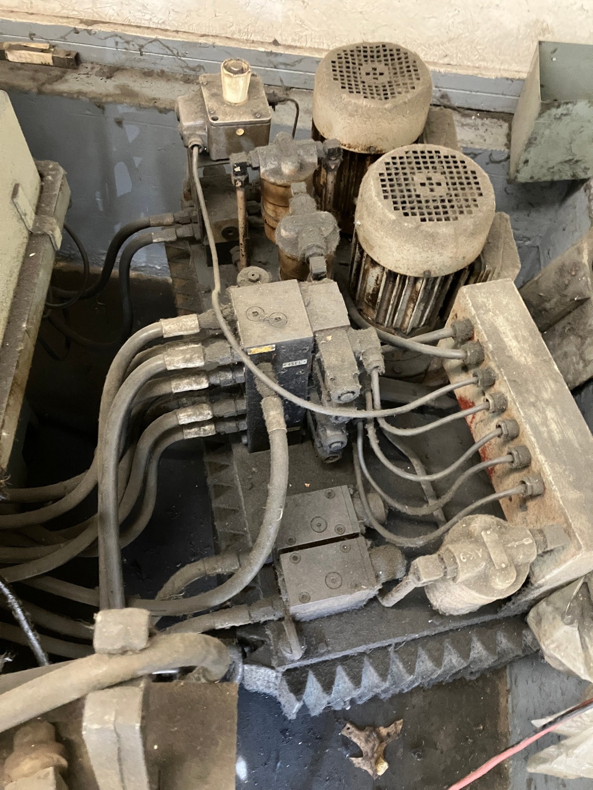 Cylindrical Grinder ID/OD- Tarnow