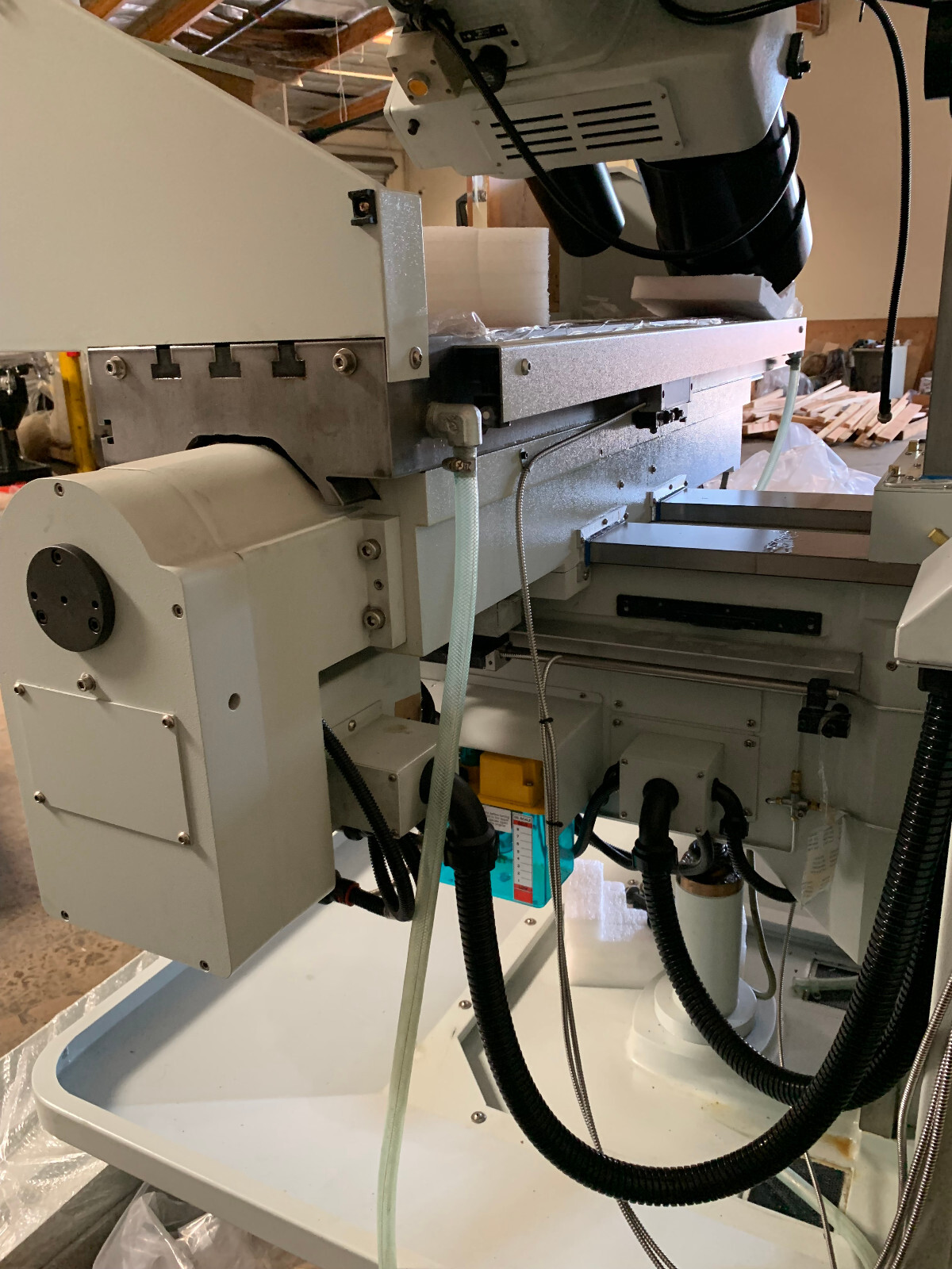 58″ Table HORIZONTAL / VERTICAL TURRET MILLING MODEL: VH-250VS-SP by Manford