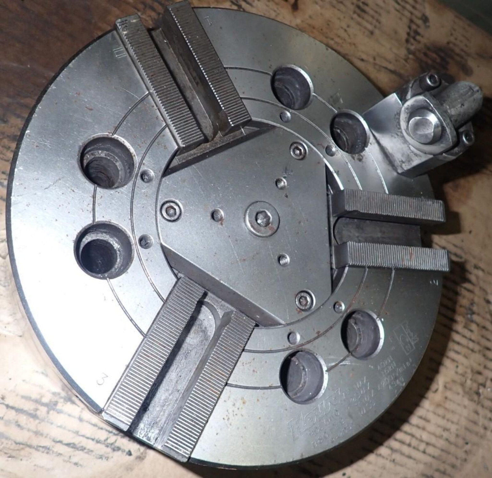 Howa H037M10 R-2051 10″ Hydraulic Power 3 Jaw Chuck CNC Lathe Closed Center 578