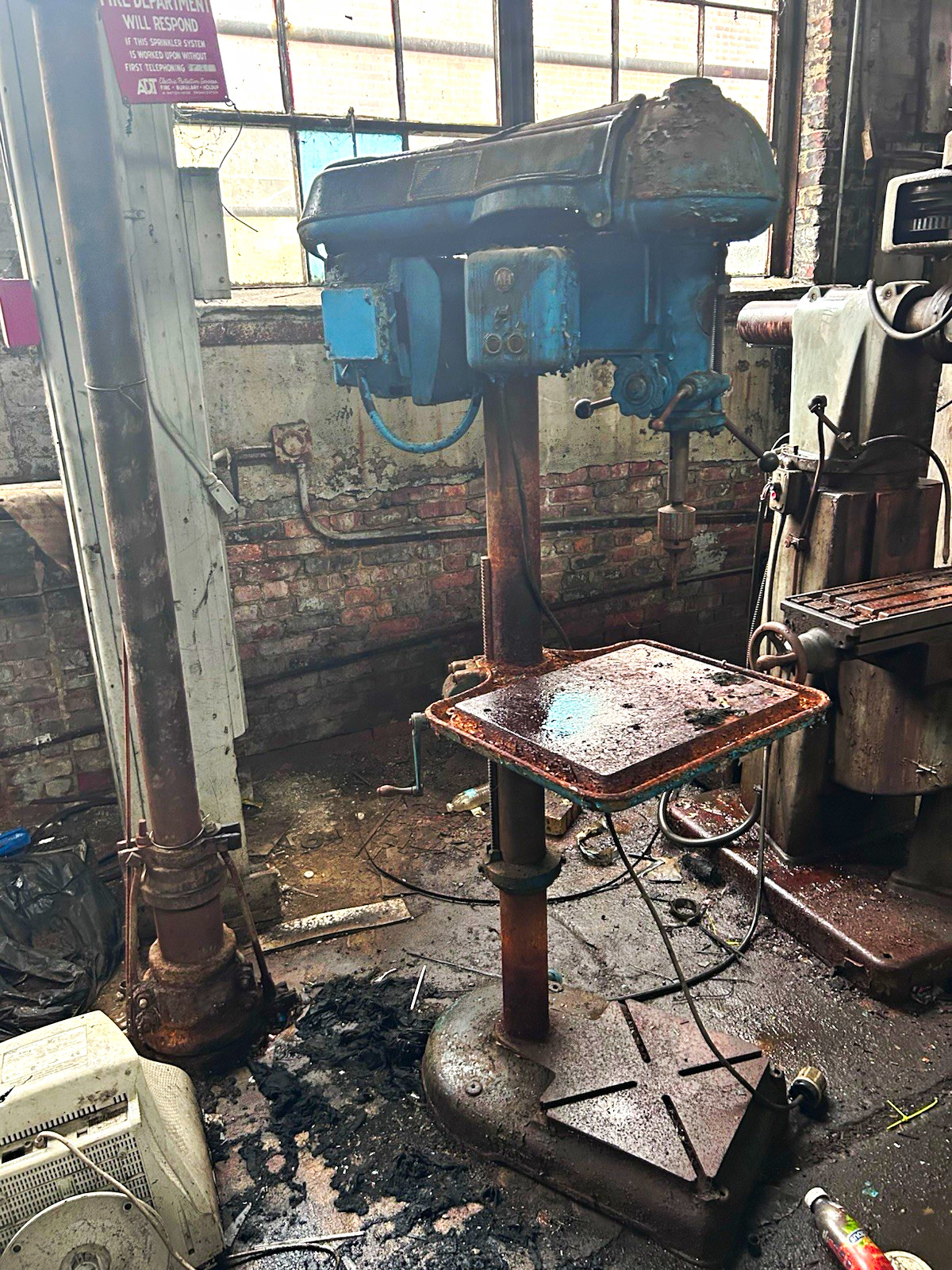 Oster Industrial Floor Standing Drill Press Belt Drive Manual Electric