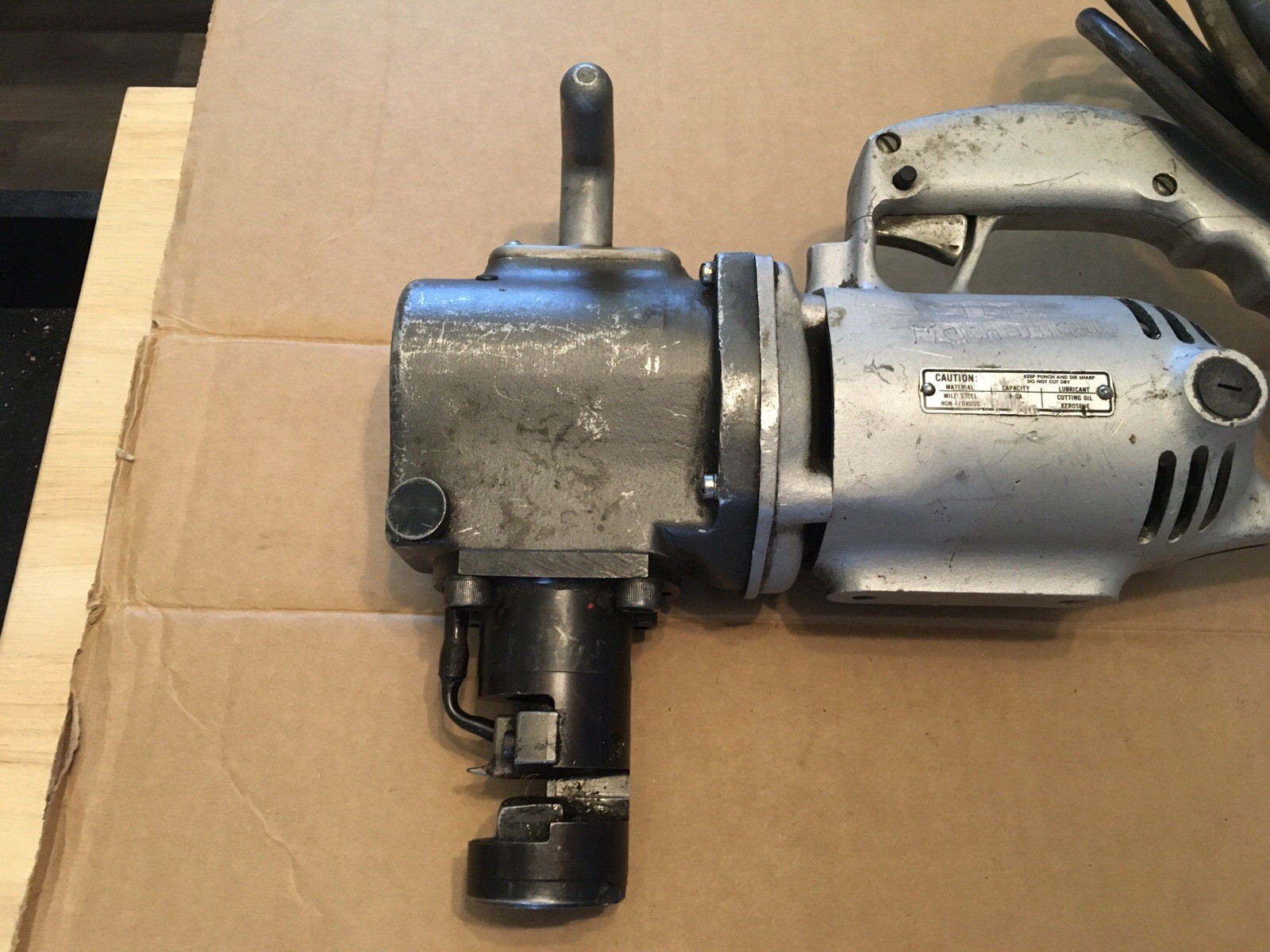 Black & Decker Industrial Heavy Duty 8 Gauge Nibbler 3255