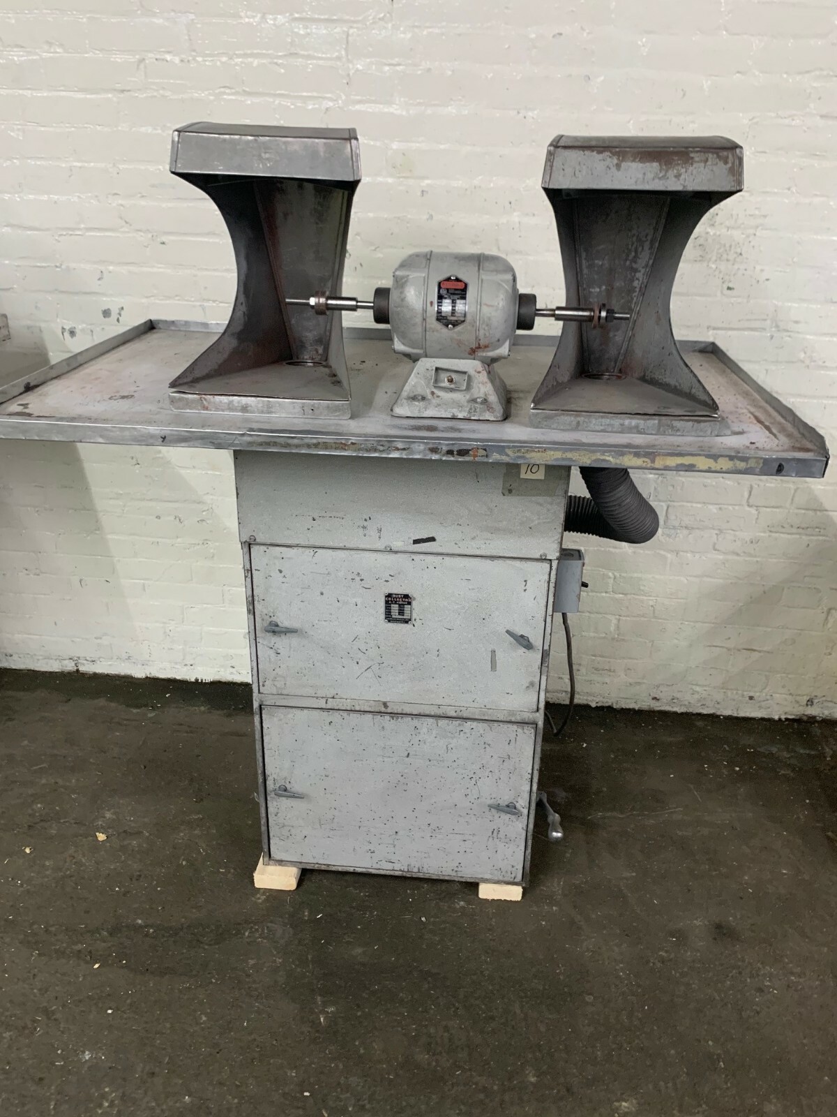 RED WING #28H DOUBLE END POLISHING UNIT 1/3 HP- 2 Speed- 1725/3450 RPM, Handler