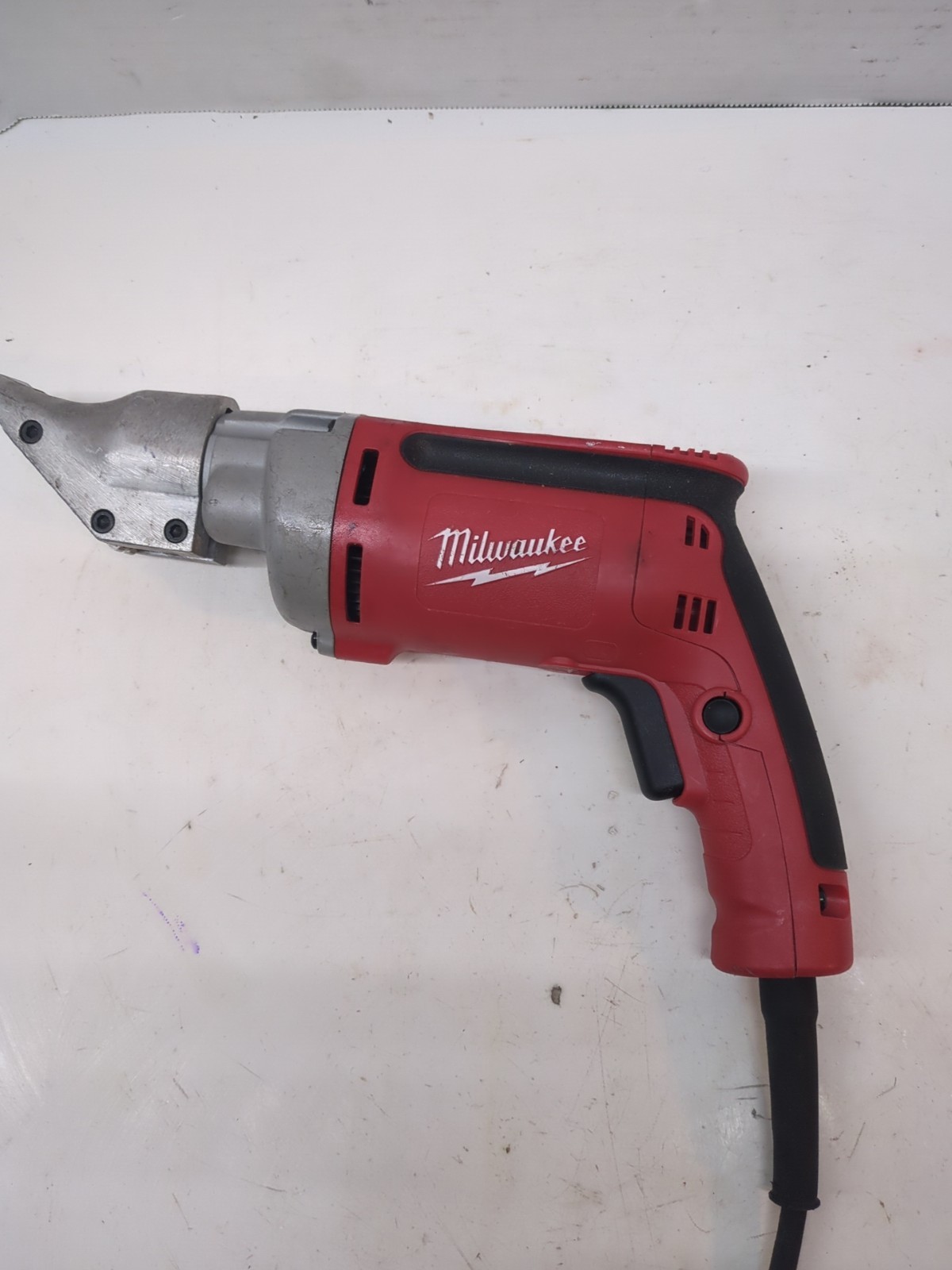 Milwaukee 6852-20 BROKEN 18-Gauge Sheet Metal Shear 6.8 Amp Motor BROKEN
