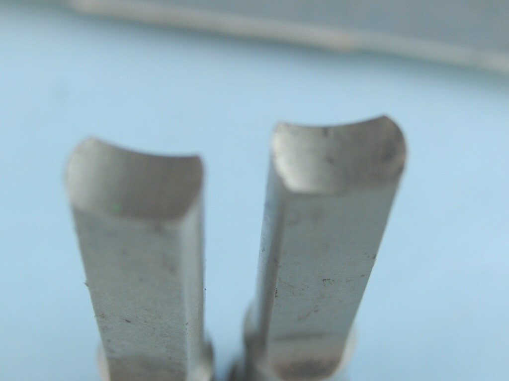 One UNIPUNCH Obrund Punch, Die + Collar set (0.251 x 0.457) (Lot D9)