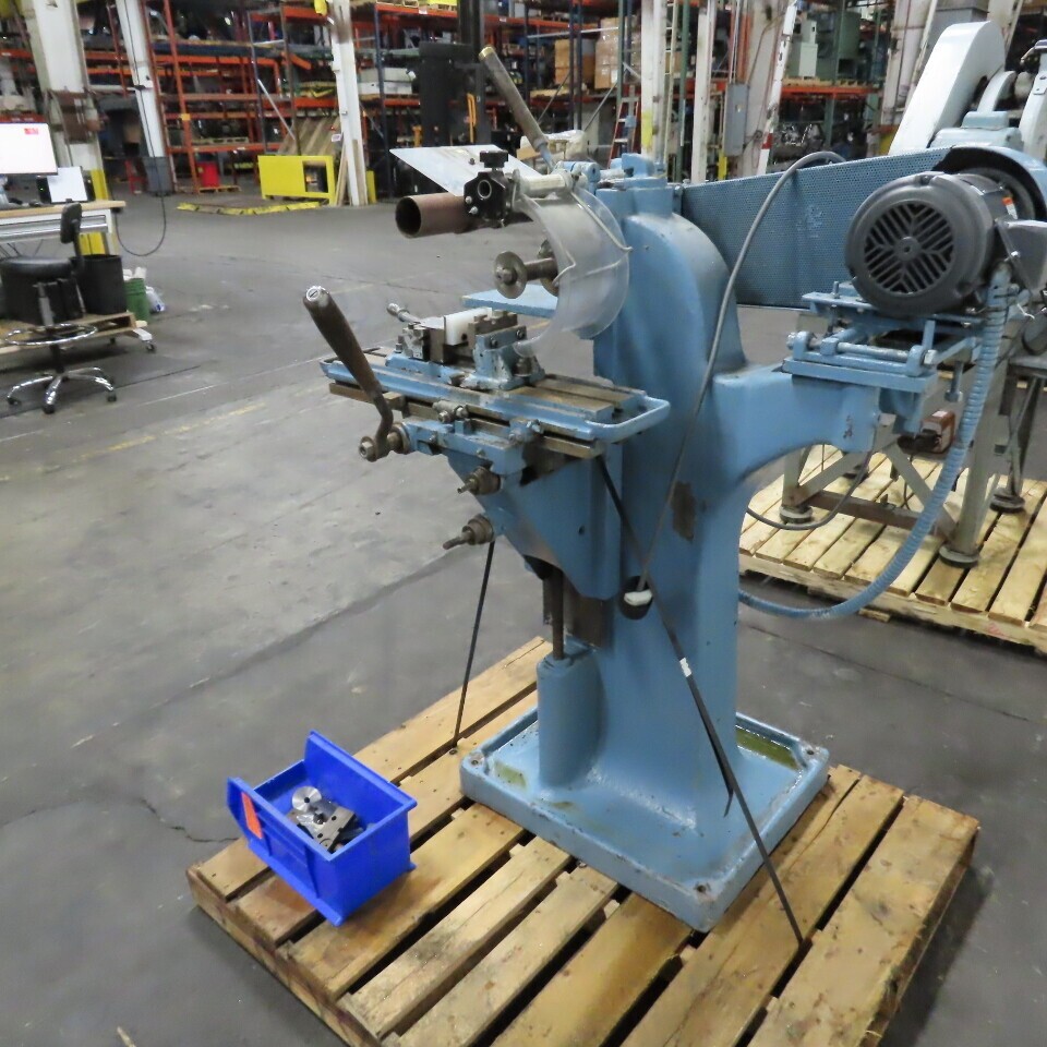 US Machine & Tool Co. 1HP Horizontal Mill Milling Machine 230V 3PH W/ Vise