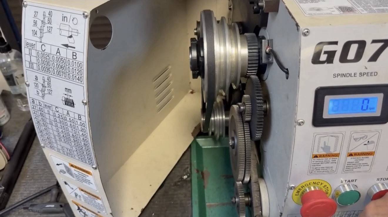 Grizzly G0752Z Metal Lathe Manual Electric w/ Digital Spindle Speed Control