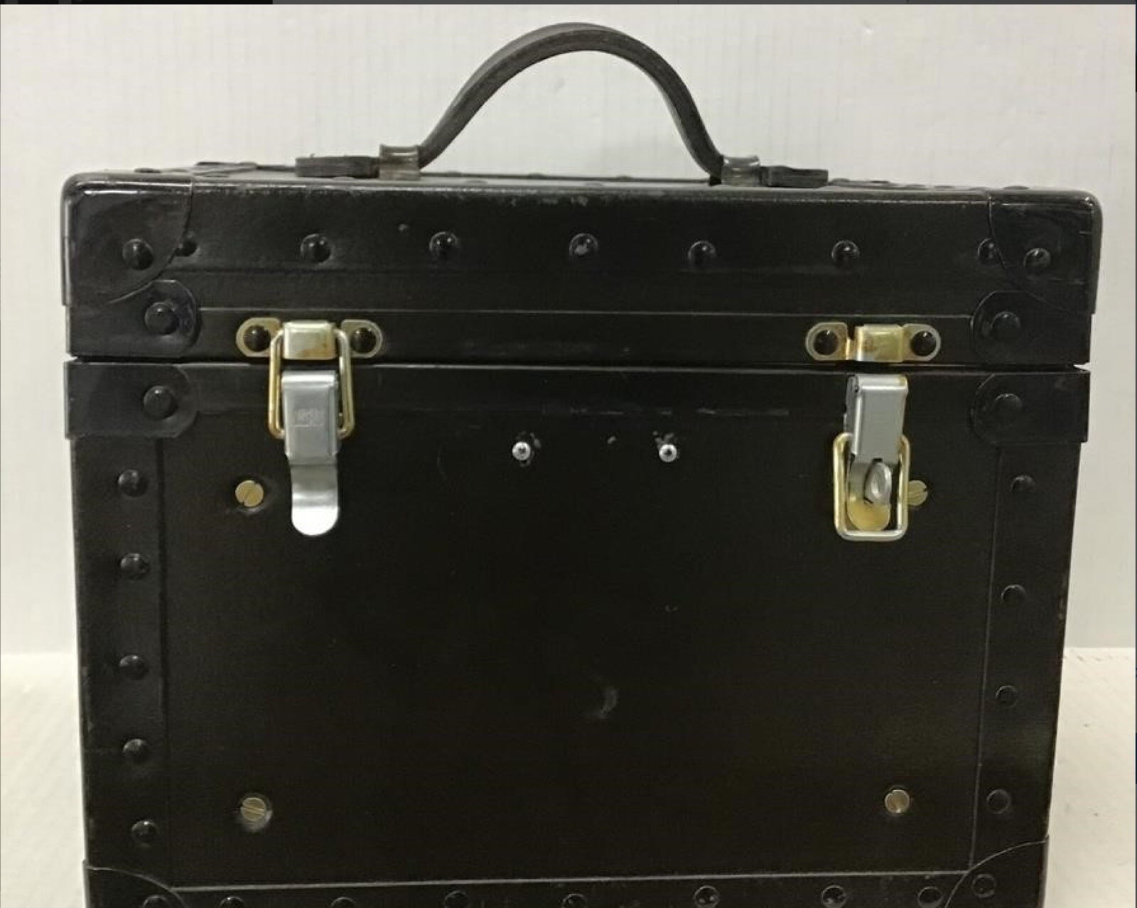 (UNBRANDED) BLACK PADDED STORAGE CASE