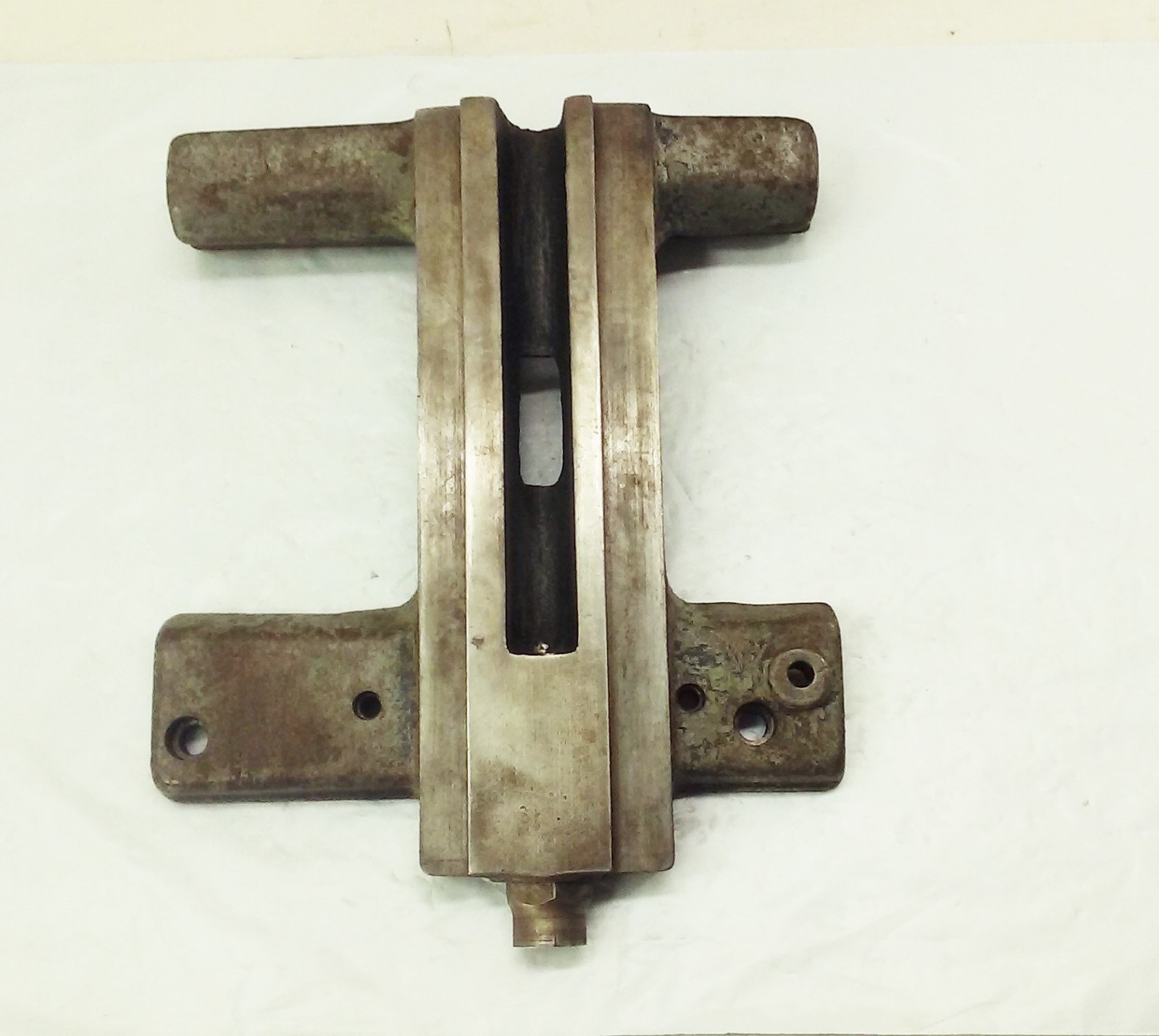 Logan Montgomery Ward 10″ Metal lathe carriage saddle casting w/ rear gib