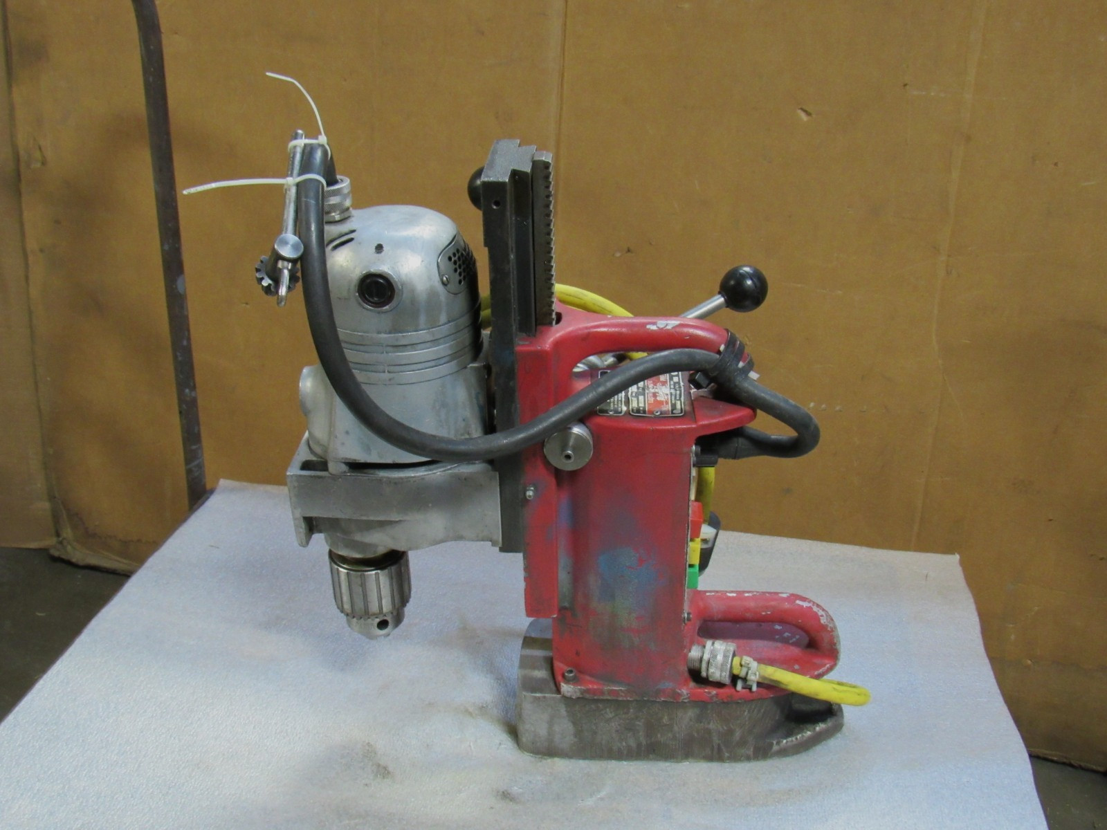 Milwaukee Magnetic Drill Press 4201 4262-1 120V 400Rpm – used